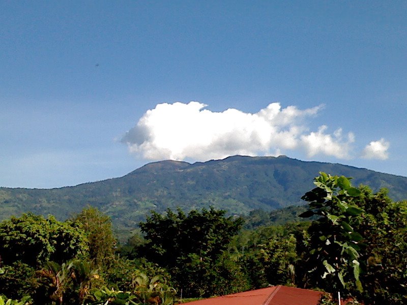 Volcan Turrialba activo visto desde Santa Rosa by adriguerrero