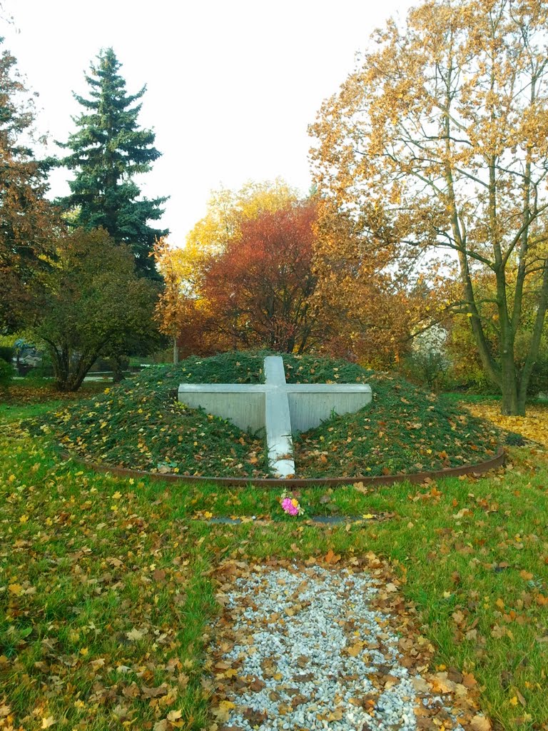 Památka obětem II Světové války od Dolních Počernic by Aghash