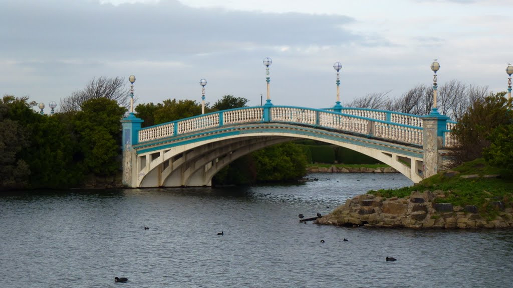 Bridge Over Marine Lake by Peter Hodge