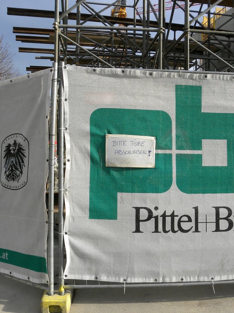 Bitte Türe schließen (Baustelle Westbahnhof, November 2009) by Häferl