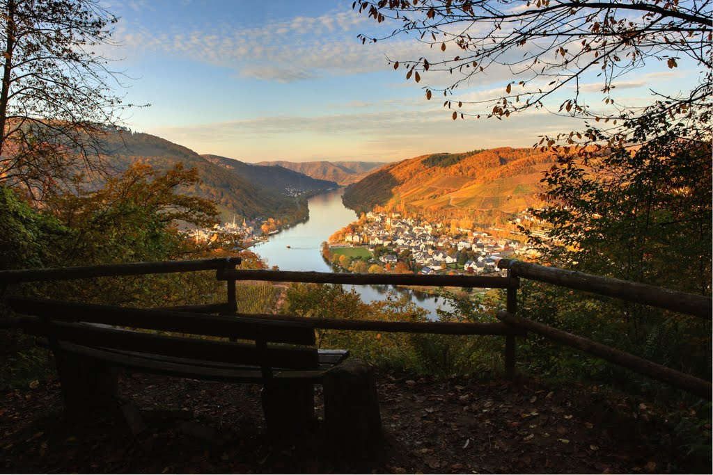 Bullay - Alf im Herbst bei Sonnenuntergang by Heinz Peierl