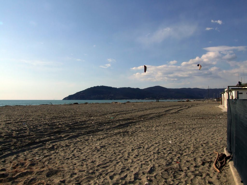 Marina di Carrara by Tano61