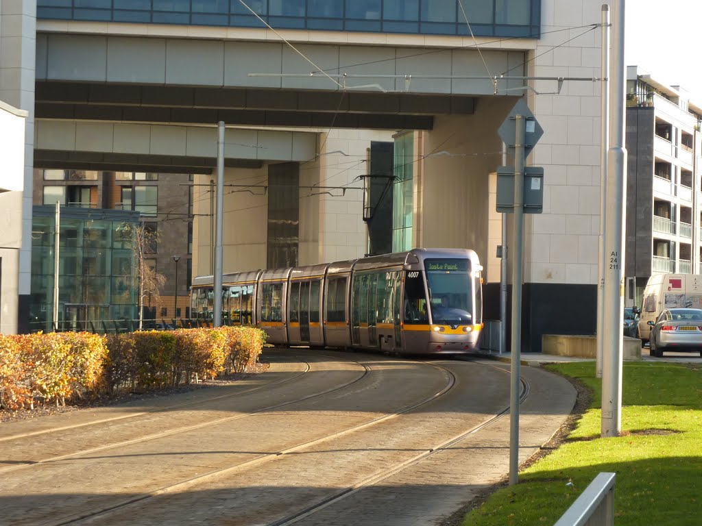 Luas leaving Tallaght by egrealish2010