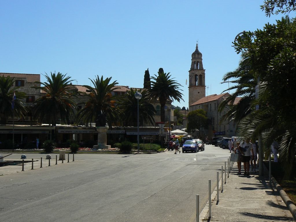 Vela Luka - view from harbour to church by Jan Rybar