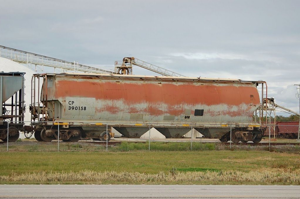 CP Rail Covered Hopper No. 390158 at Mulberry, FL by Scotch Canadian