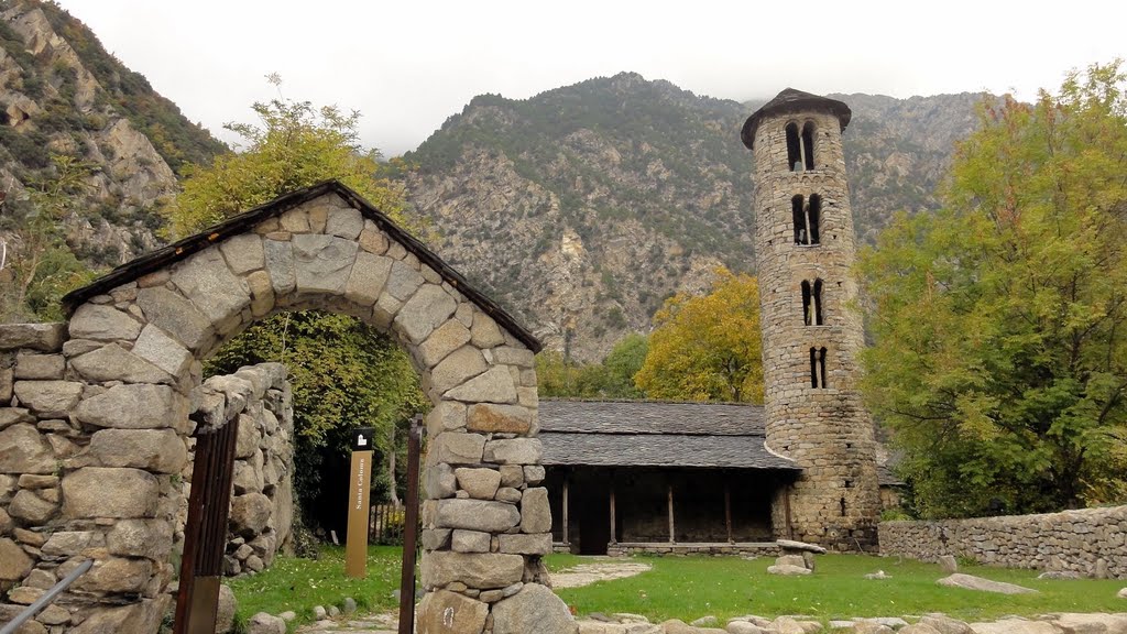 ANDORRA Iglesia de Santa Coloma by Talavan