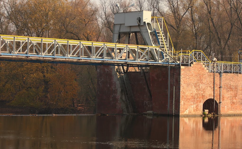 Zwiedzanie zabytkowych obiektów hydrotechnicznych na Brdyujściu zorganizowane przez Bydgoskiego Stowarzyszenia Miłośników Zabytków "BUNKIER" by romano501