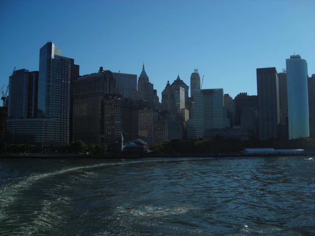 Lower Manhattan from Circle Line boat by al0nso