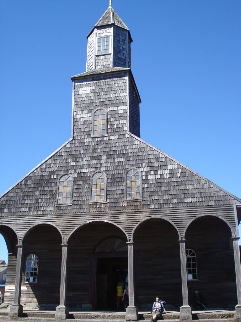 Iglesia Achao by Carlos Velásquez