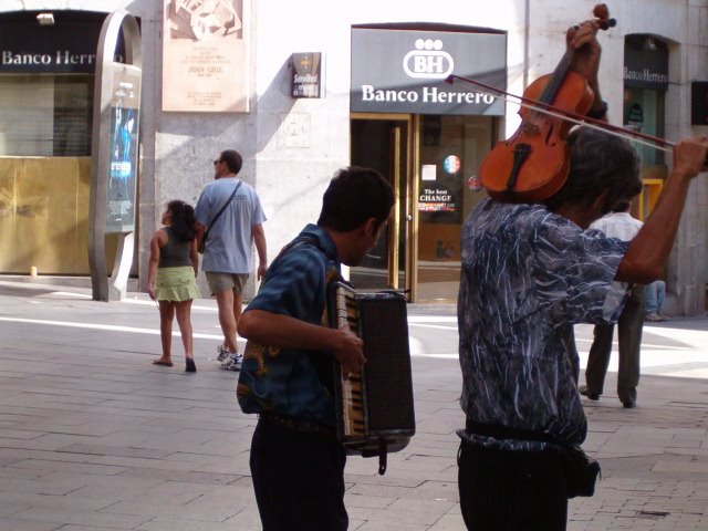 Música callejera by José Caballero Garcí…