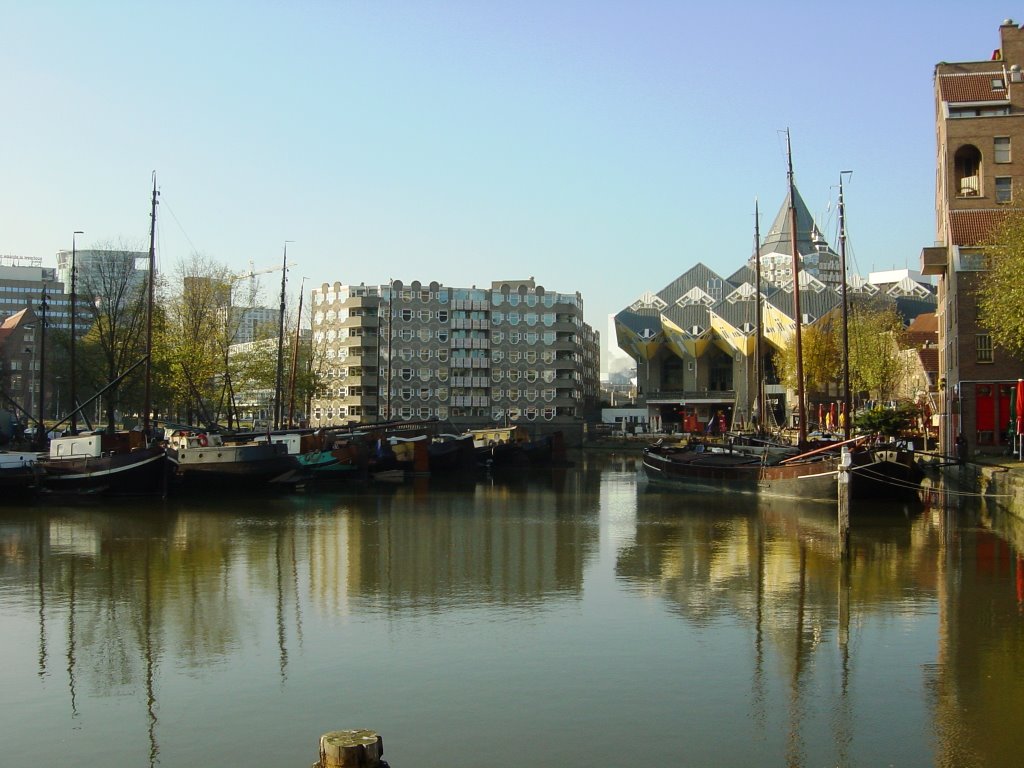 Oude Haven & Cubic Houses by Claudio Sulis Bakèra