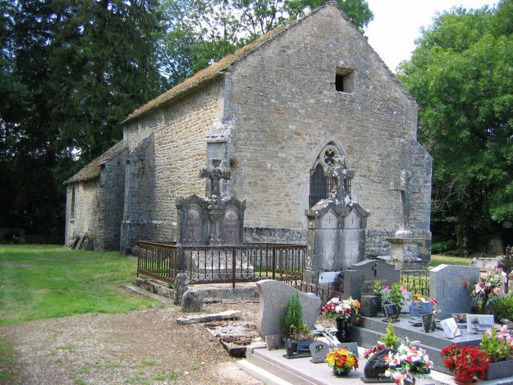 Chapelle et Ancien Cimetière Saint-Etienne de Coldre à Briod dans le Jura by Beck Jean-Paul