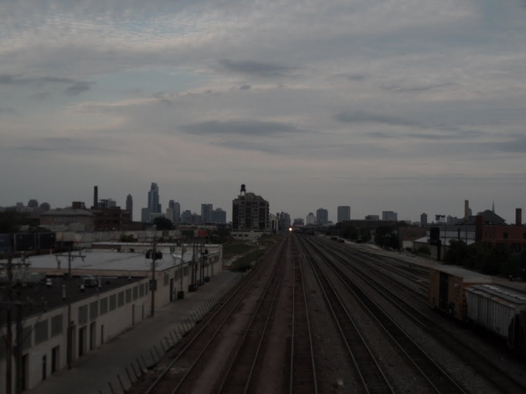 Railtracks to Chicago downtown on a cloudy evening by IngolfBLN