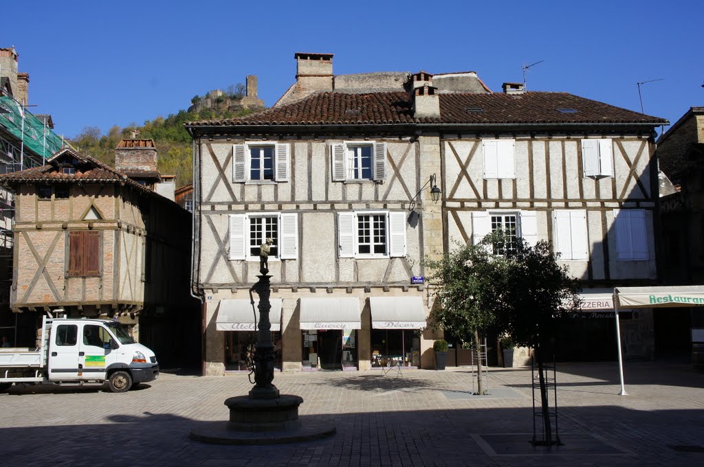 Place du Mercadial en Sain Ceré. by La Casa del Chiflón (Bulnes)