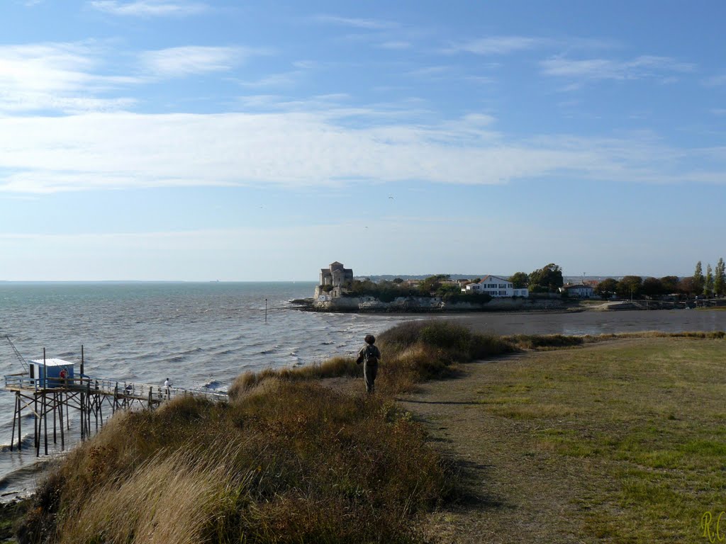 Talmont sur Gironde by Roland Courtin