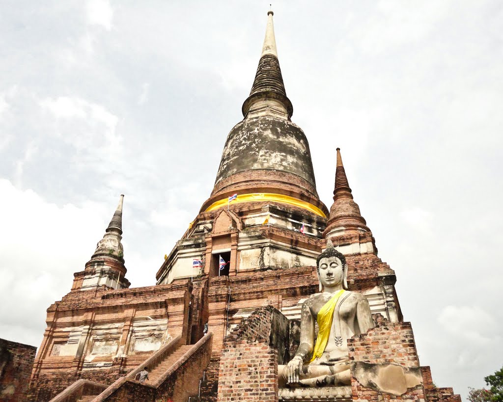 Ayutthaya by Chris Munro