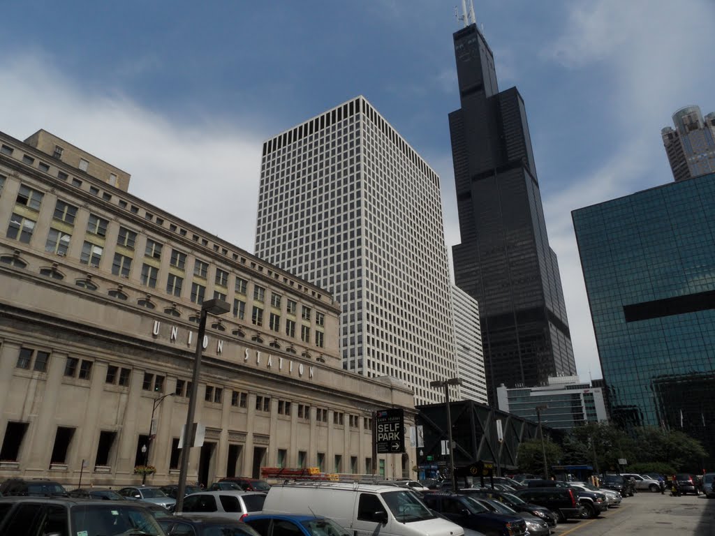 Union Station and Willis Tower from West Randoph Street by IngolfBLN