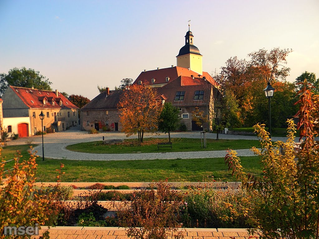 Schloss von hinten by <msei>