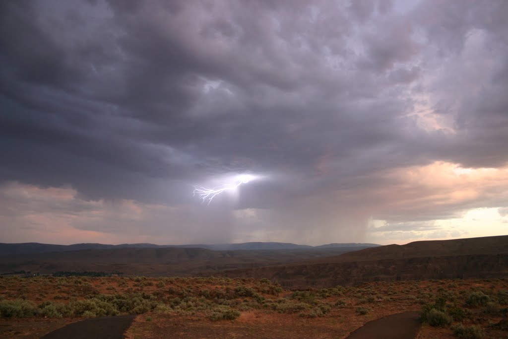 Desert Lightning by chris metz