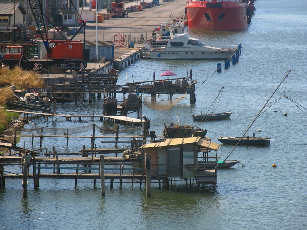 Marina di Ravenna harbour by Tomás Paz