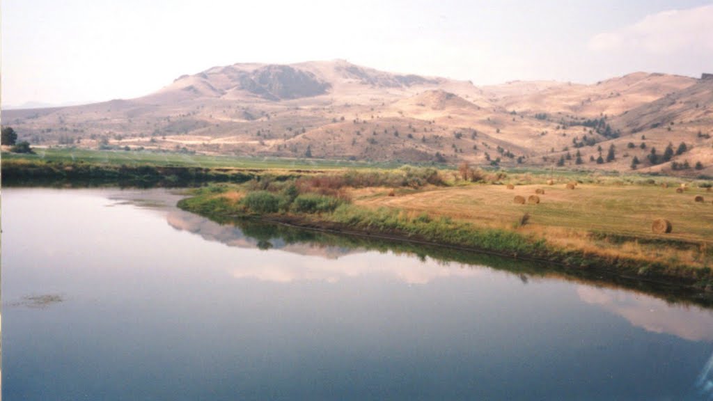 John Day River , hwy 218, Oregon, jul 21, 2001 by Tom Dudones