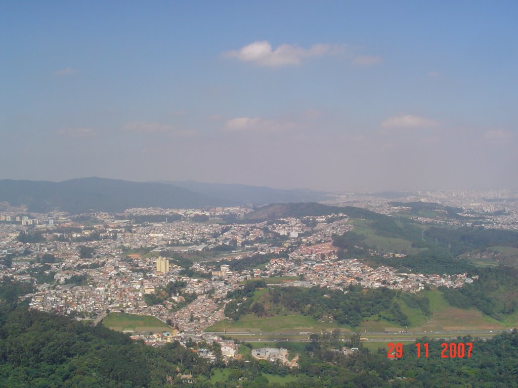 Vista Rod Bandeirantes com Serra da Cantareira ao Fundo - Pico do Jaraguá - São Paulo - Brasil by Marcelo Parise Petaz…