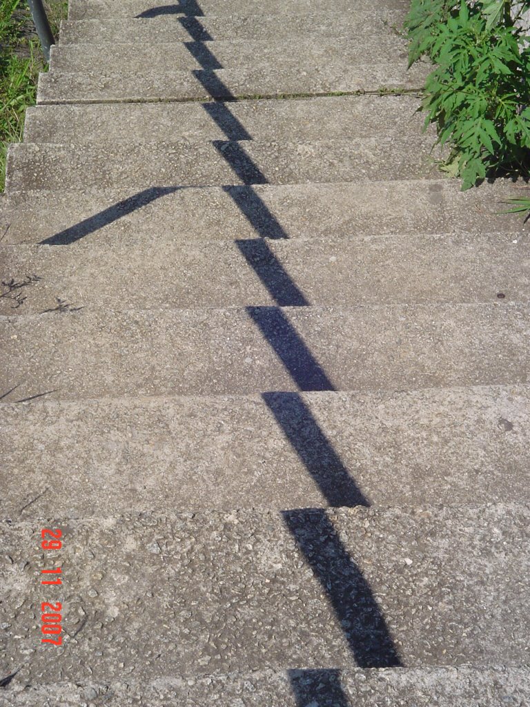 Sombra do Corrimão na Escadaria - Pico do Jaraguá - São Paulo - Brasil by Marcelo Parise Petaz…