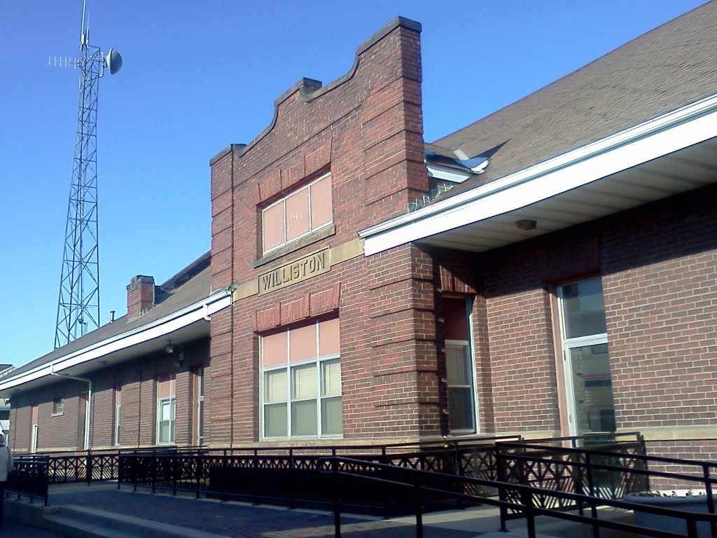 Amtrak station, Williston ND by Infidel