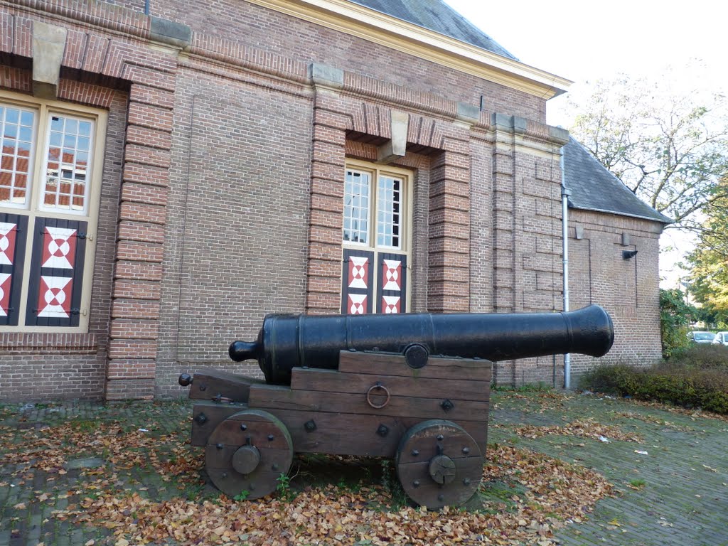 Kanon bij de Hampoort by stevenvanValen+hannekeRolloos