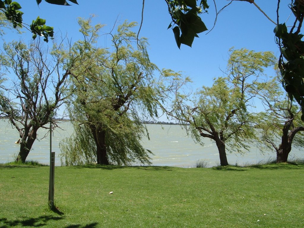 Menindee lake by goud