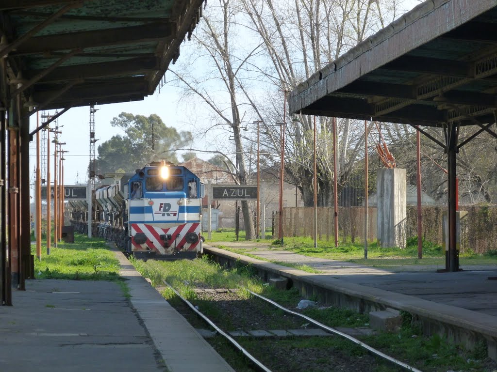 Estacion de trenes de Azul. by Azuleña