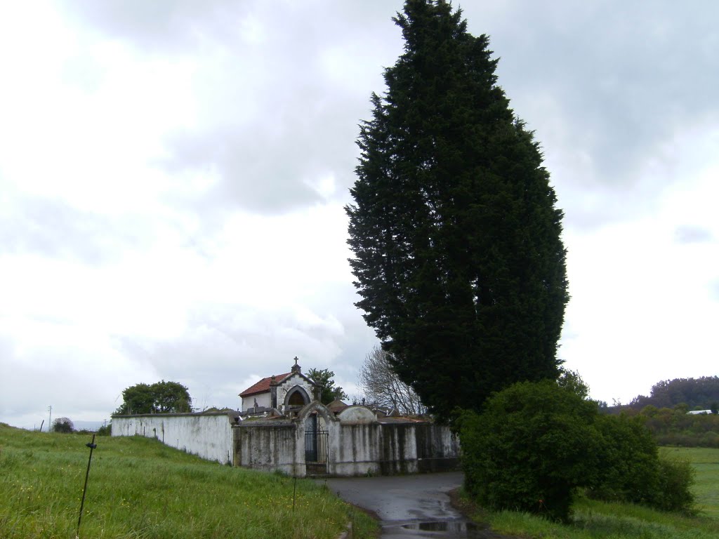 Santa Cruz de Llanera, Asturias, cementerio by JITOL