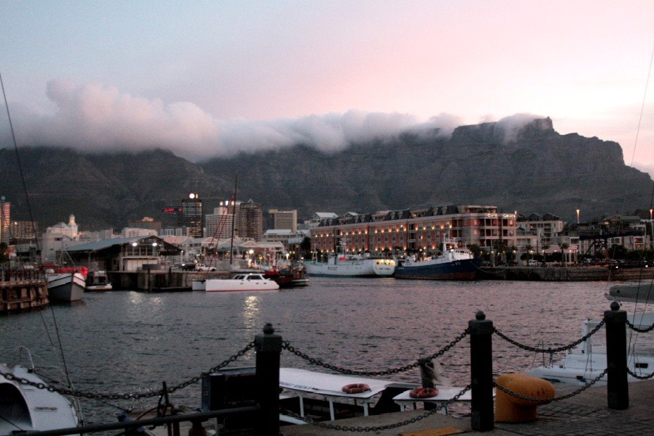 Table Mountain desde el Waterfront (Ciudad del Cabo) by Angel PC & Susana SF