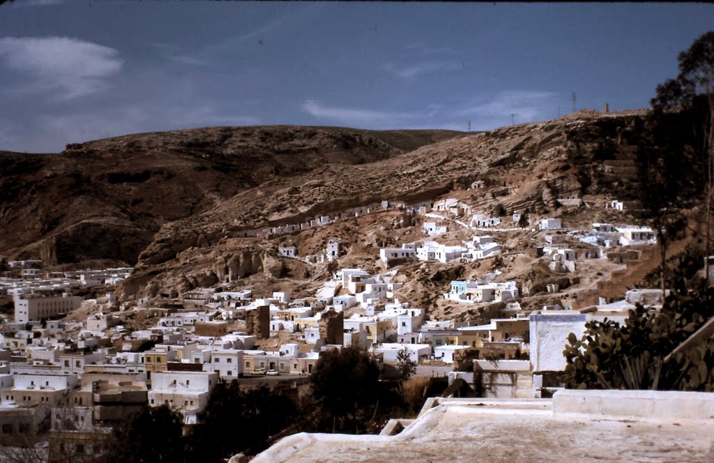 Almeria, barrio de la Chanca, 1975 by ginespeso