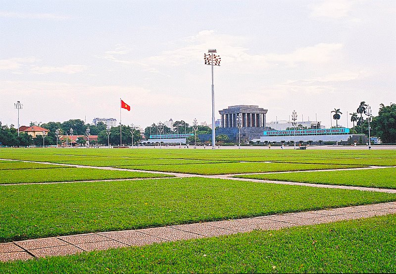 Mausoleum by grille/thanh