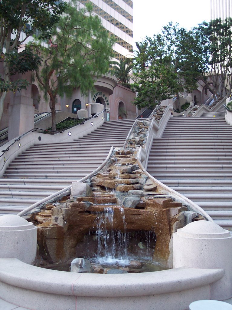 Waterfall at US Bank Tower - ASIER IBAÑEZ by © Asier Ibañez