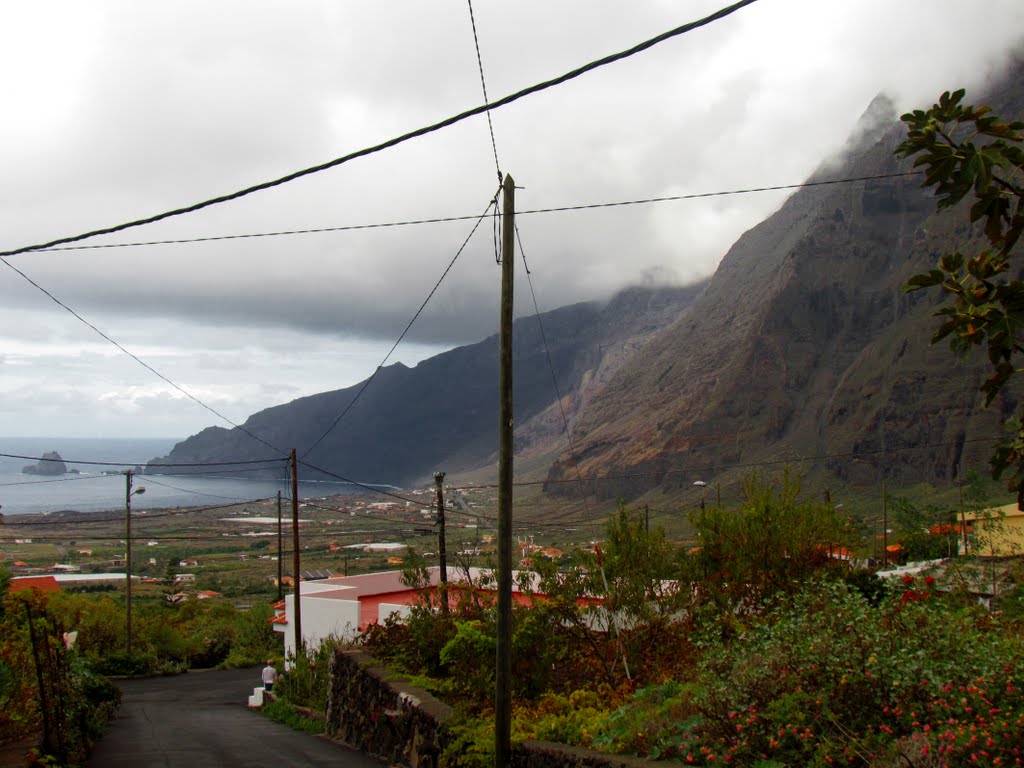 12.11.2011-En alerta por emisión volcánica en toda la isla. Frontera. El Hierro. by Valentín Enrique