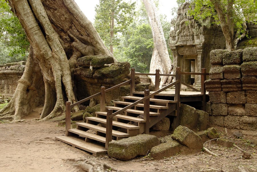 Angkor Thom by Aleksey Ukhin /  Rus…