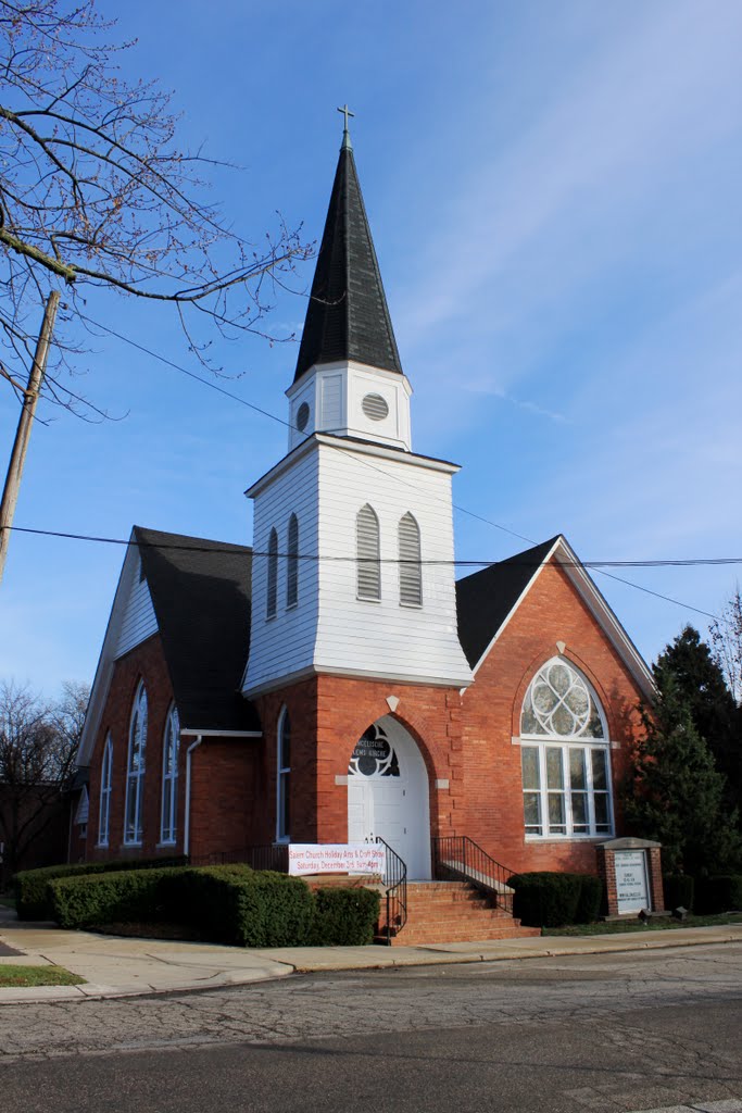 Salem United Church of Christ, 33424 Oakland Avenue, Farmington Hills, Michigan by Dwight Burdette