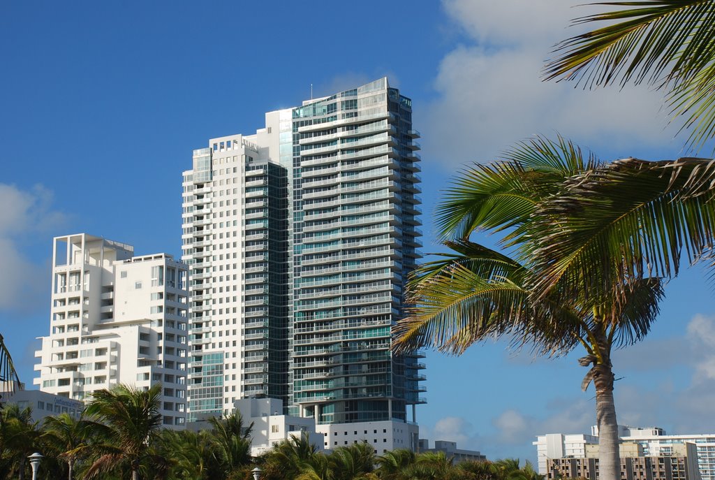 Hotel Setai - Miami USA by Richard Carbonneau