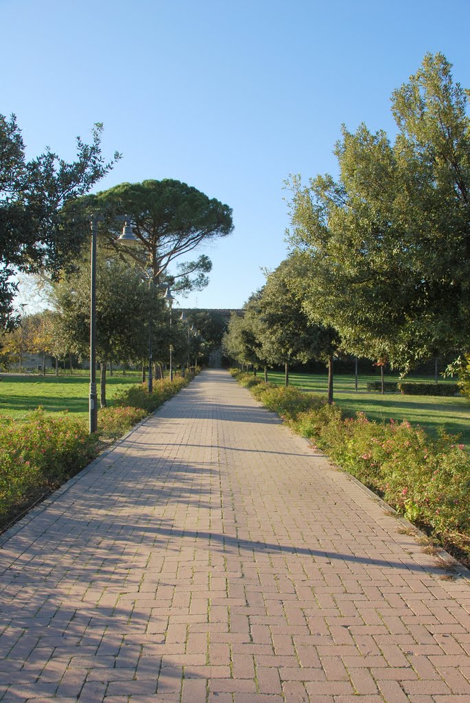 Campi Bisenzio , giardino esterno Villa Rucellai , vialetto d'ingresso. by @+@^^=)(/&&%   :-)))))