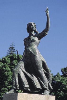 Estátua de Anita Garibaldi by Luís Eduardo Ramos M…