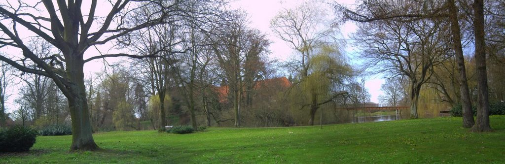 Schlosspark by Peer Spektiv