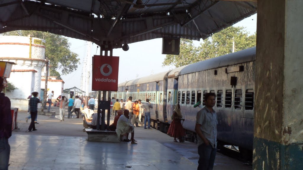 Manikpur JN Rly Station by sban1998