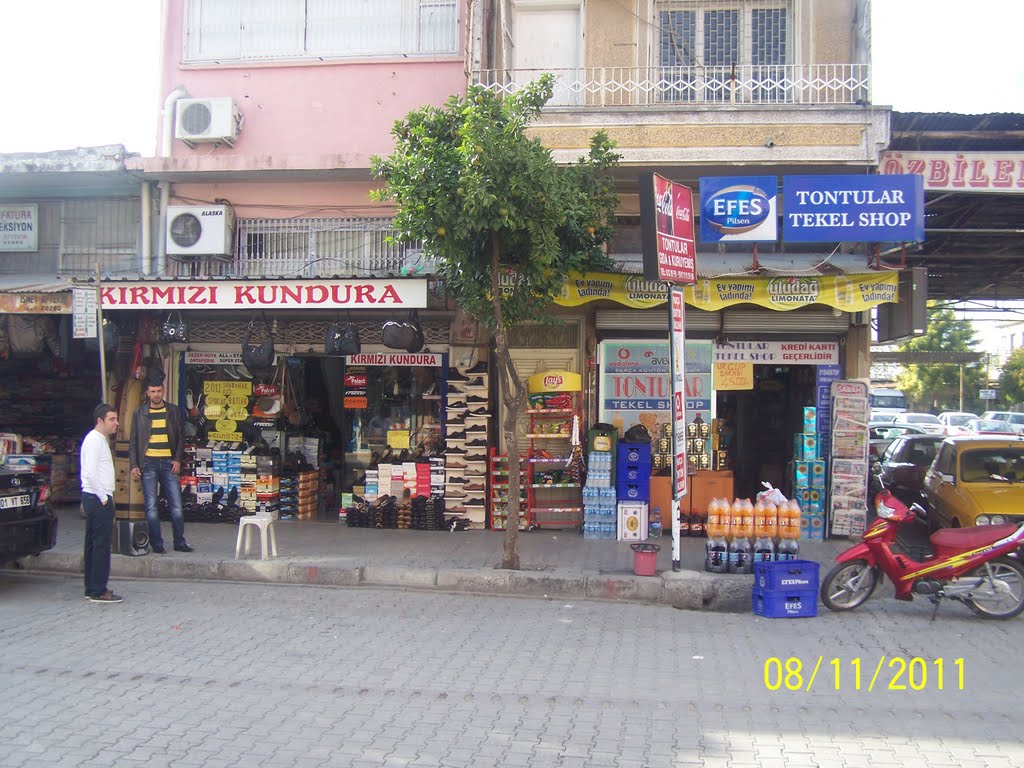 BABALARIN MEKANLARI (KIRMIZI KUNDURA, TONTULAR TEKEL BAYİİ) SAHİPLERİ, ADAMDIR ADAM... by zgrrkmn