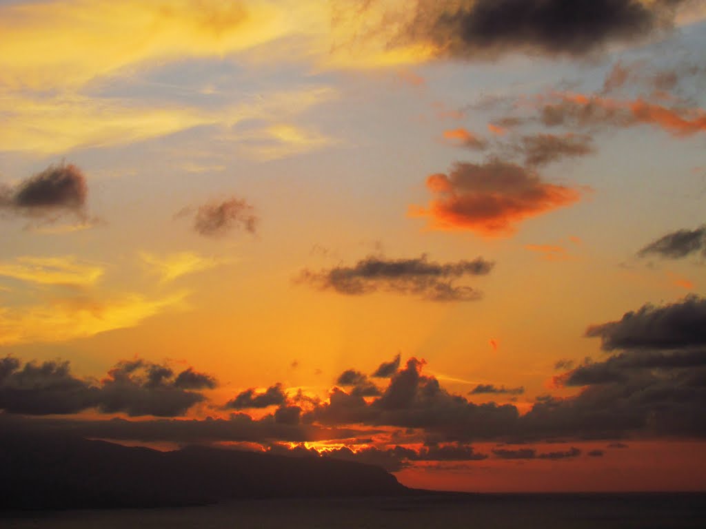 Puesta de Sol en El Sauzal. Tenerife. by Valentín Enrique