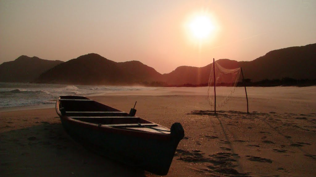 Sunset at Grumari beach by Edmir Silvestre