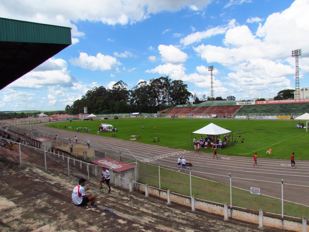 Vista parcial do Estádio Municipal 14 de Dezembro em Toledo, PR. by Ricardo Mercadante