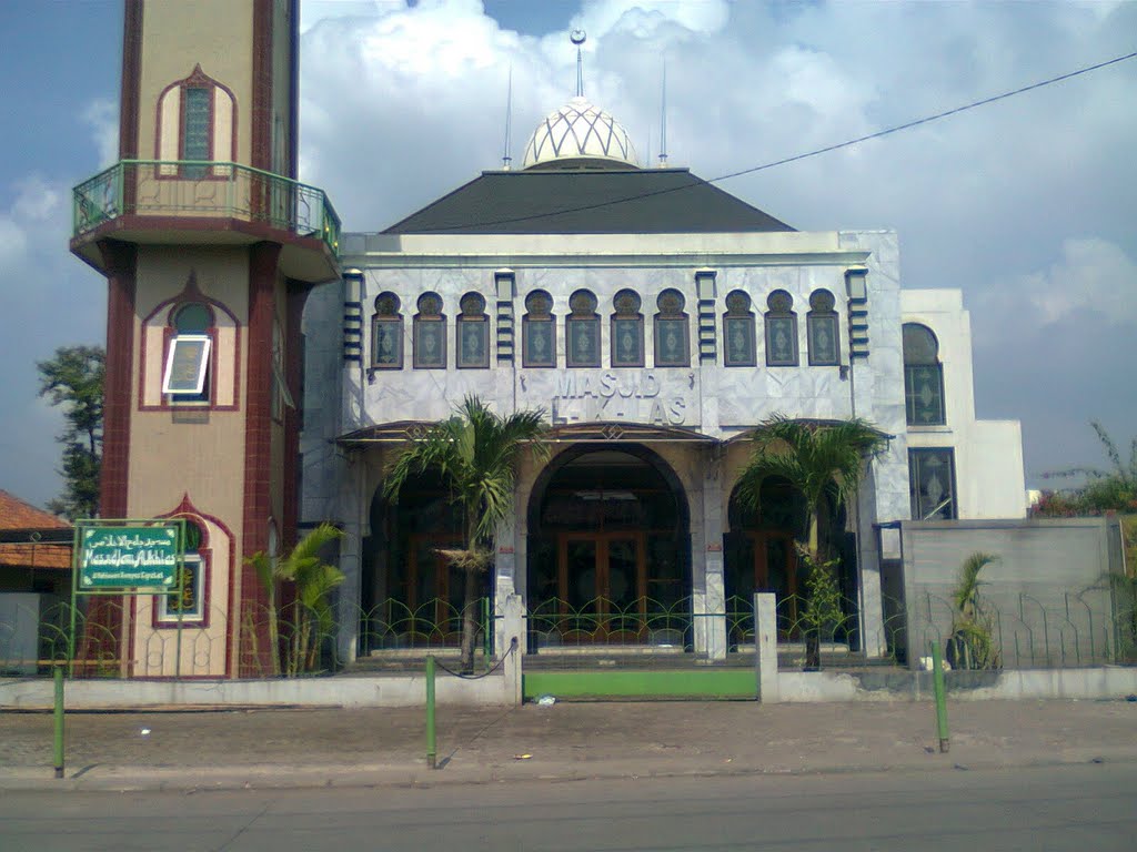 Masjid AL IKHLAS Jl. Pahlawan - Rempoa by Hasbi 'bee' Yuwono