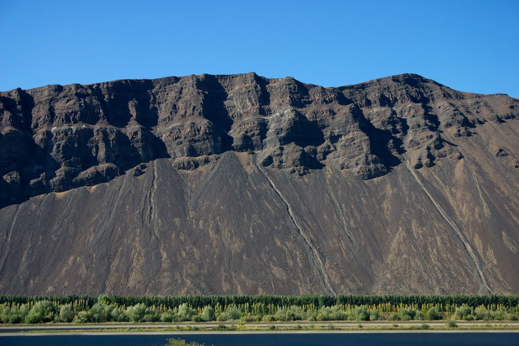 Basalt bluffs and talus slopes at Sentinel Gap by chris metz